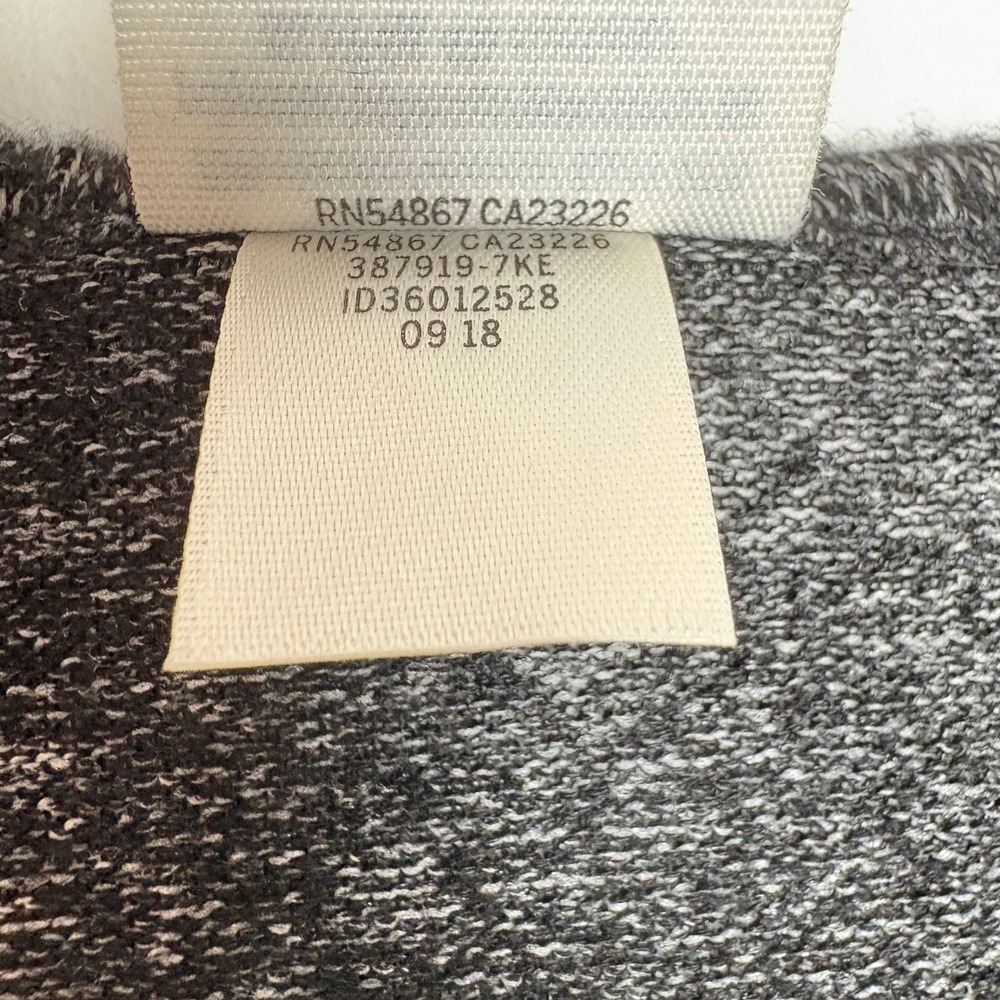 PINK Victoria's Secret‎ Womens Long Sleeve Sleepwear Top M Gray Glitter Dog Logo - Picture 11 of 12